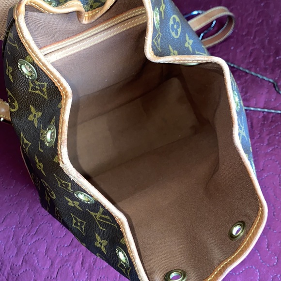 Louis Vuitton Monogram Montsouris PM backpack missing cinch cord - Picture 5 of 9